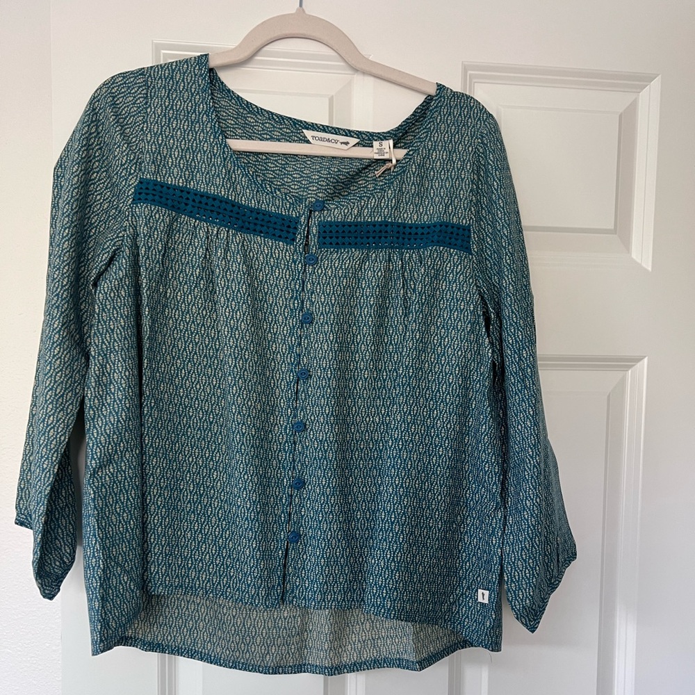 Toad and Co floaty tinsel top.